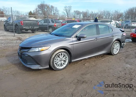 2020 Toyota Camry Xle z USA, uszkodzony, nr VIN 4T1F11BK8LU017455
